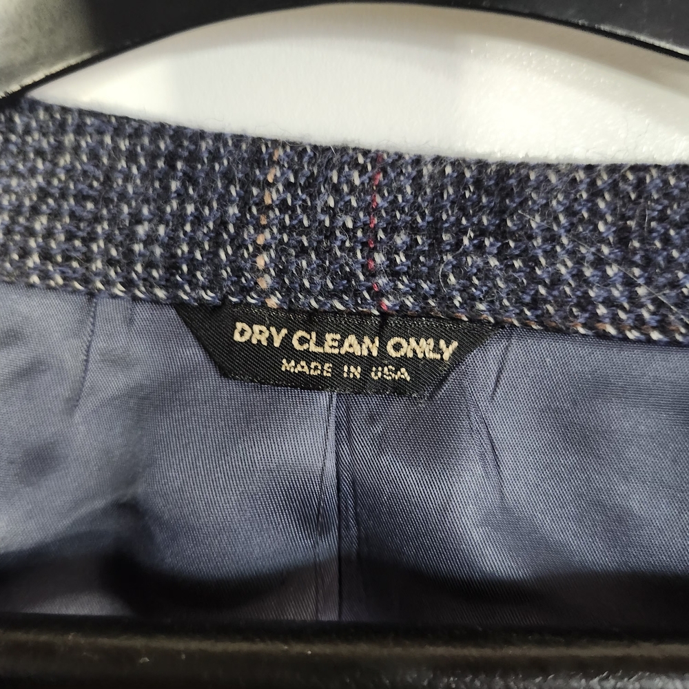 Barrister Elegant Navy Wool Blazer For Men View 4